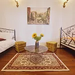 5* Royal House Near Unirii Square *