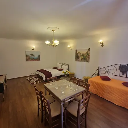 5* Royal House Near Unirii Square *