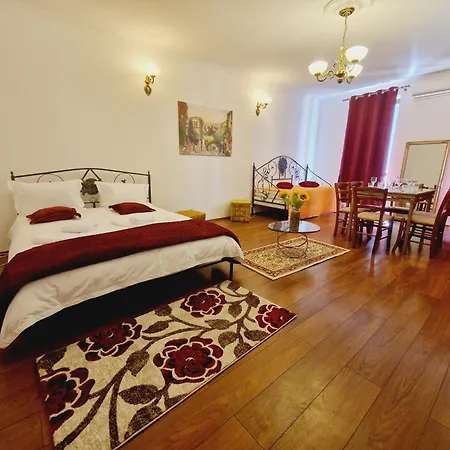 5* Royal House Near Unirii Square *