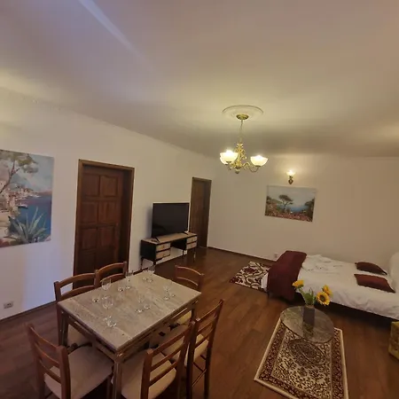 5* Royal House Near Unirii Square