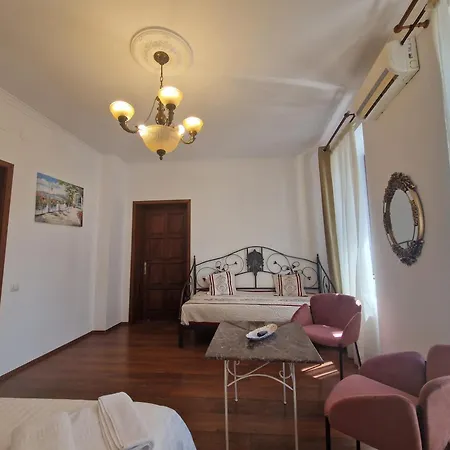 5* Royal House Near Unirii Square Villa *