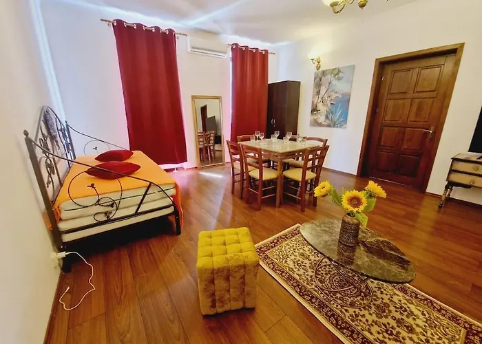 5* Royal House Near Unirii Square 别墅