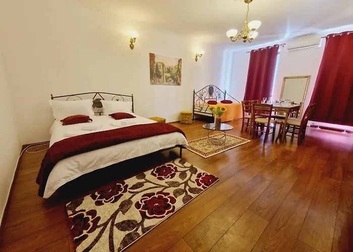 5* Royal House Near Unirii Square *