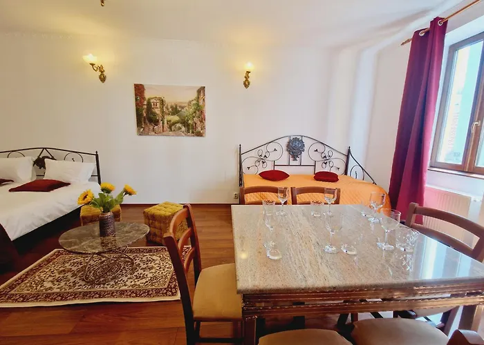 5* Royal House Near Unirii Square 别墅 *