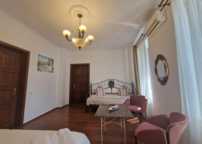 5* Royal House Near Unirii Square 别墅 *